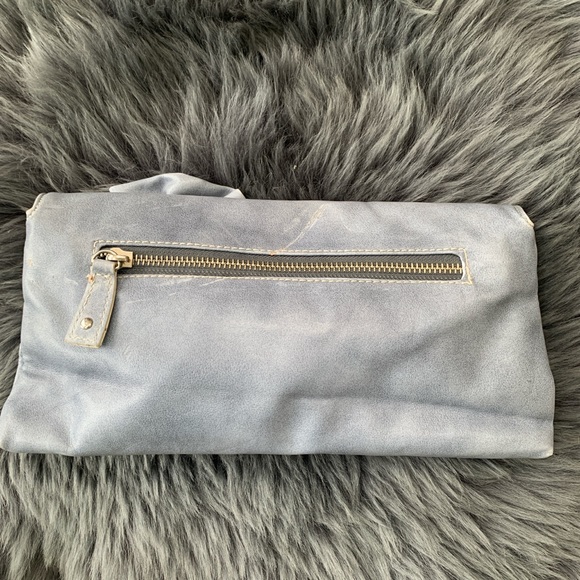 👛 Chinese Laundry Flower Clutch - Picture 2 of 3